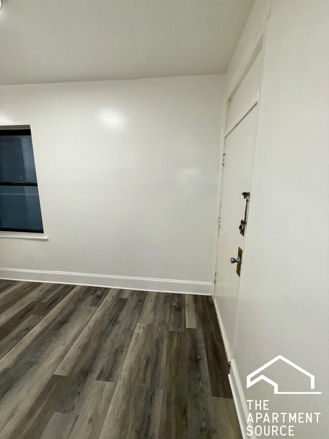 Building Photo - 5244.5 S Drexel Ave