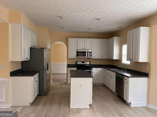 Building Photo - 4127 Medlock Wood Dr SW