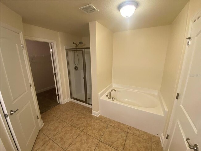 Building Photo - 2201 Angel Fish Loop