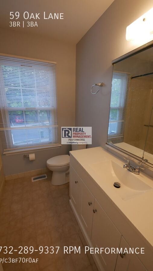 Building Photo - 59 Oak Ln