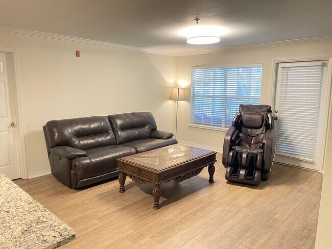 Building Photo - 3591 Kernan Blvd S