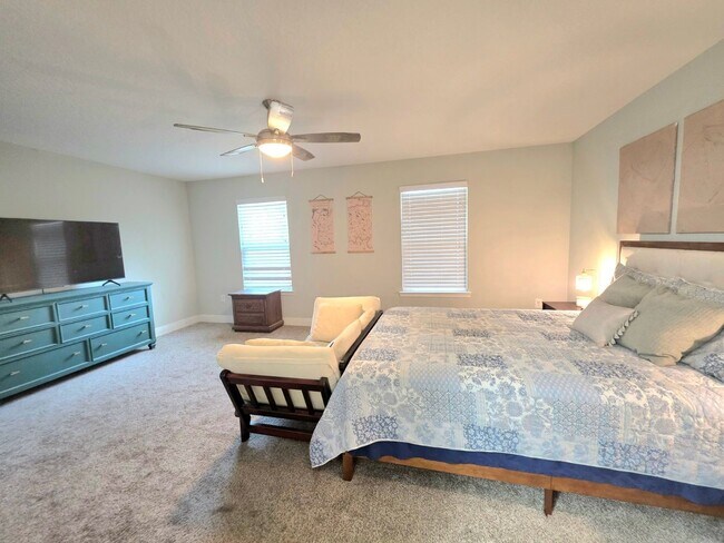 Building Photo - Splendid 3 Bed/2.5 Bath Home