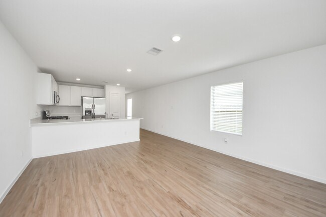 Building Photo - 3037 Pensacola Dr