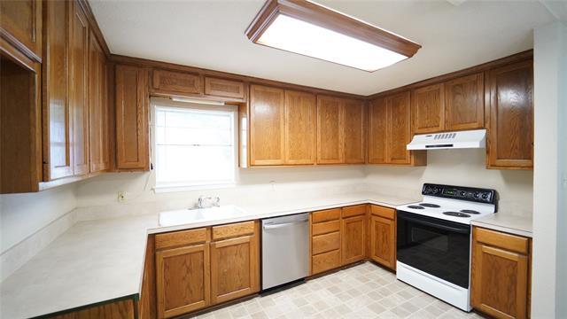 Building Photo - 303 E 2nd St