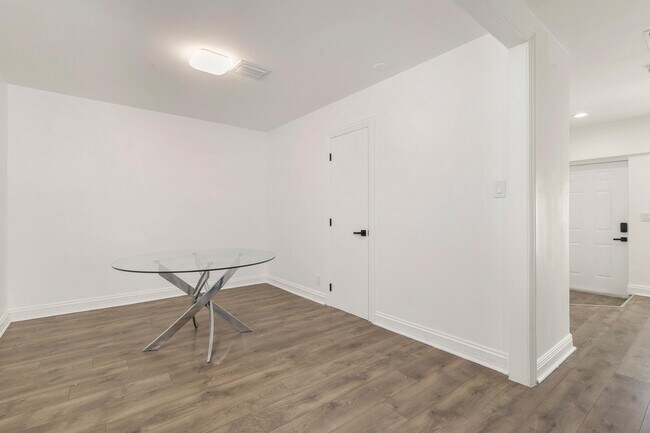 Building Photo - 3517 N Flagler Dr