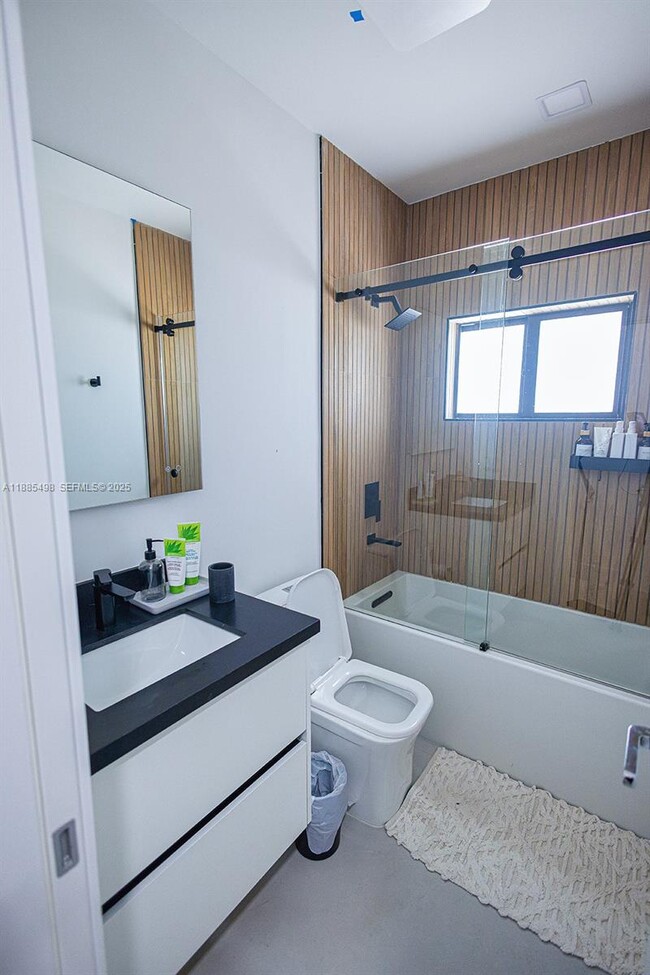 Building Photo - Southwest 89th Place, Miami, FL 33176 - 6 BR 4 BA single-family home