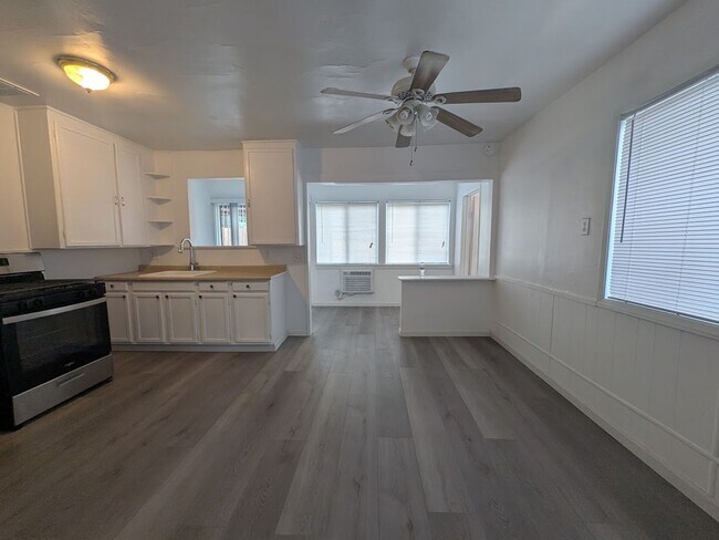 Building Photo - 1412 Leafdale Ave
