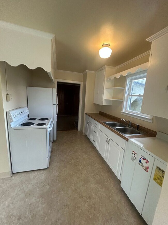 Building Photo - 2002 Reclamation Ave