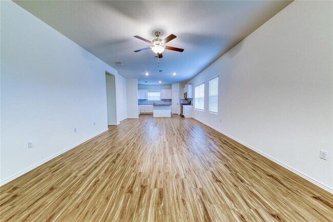 Building Photo - 15401 Summer Ray Dr