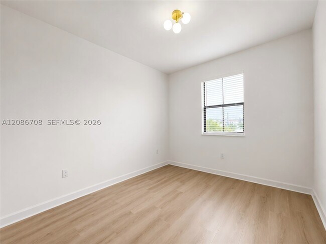 Building Photo - 3448 W 110th St