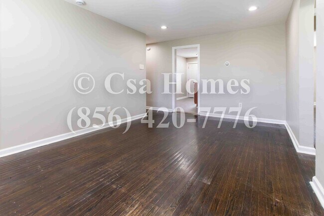 Building Photo - 1562 Bradley Ave