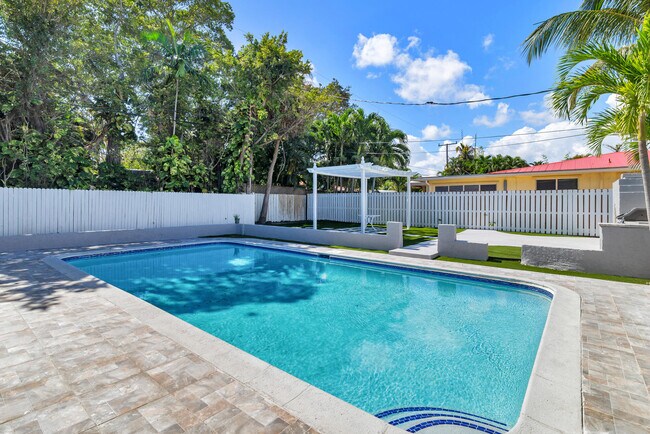 Building Photo - 3517 N Flagler Dr