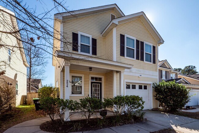 Building Photo - 3 Bedroom, 2.5 Bathroom Home in Eagle Run - Ladson