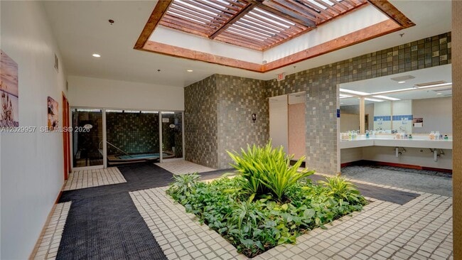 Building Photo - 4000 Towerside Terrace