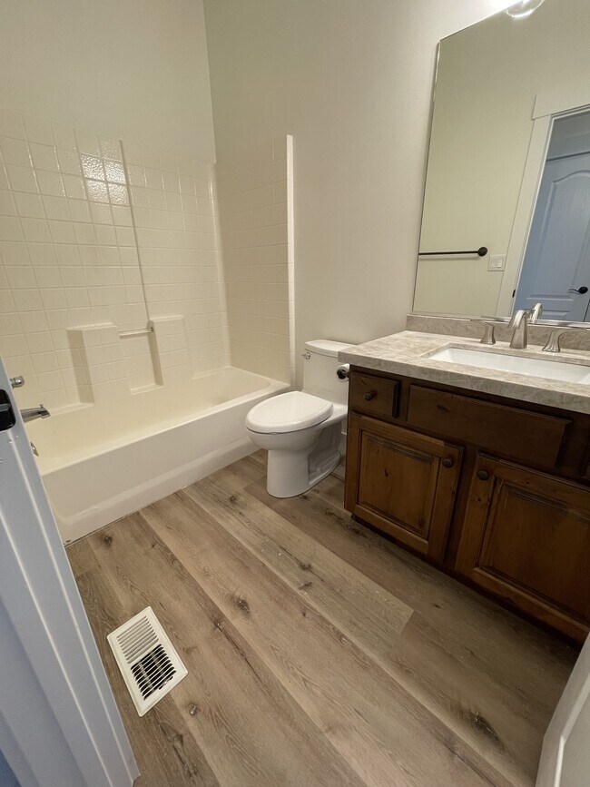 Building Photo - 1957 Fielding Hill Ln