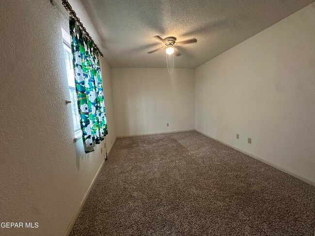 Building Photo - 724 Espada Dr