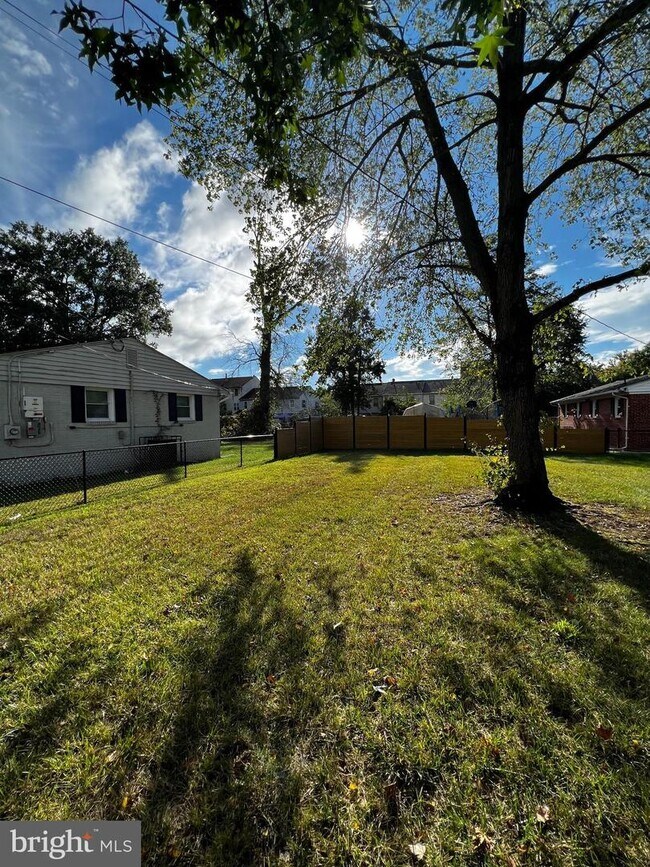 Building Photo - 124 Woodland Dr