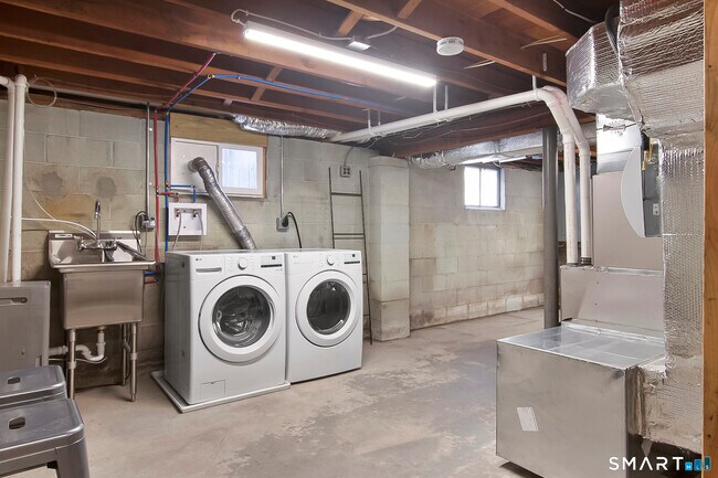 Building Photo - 26 Chelene Rd