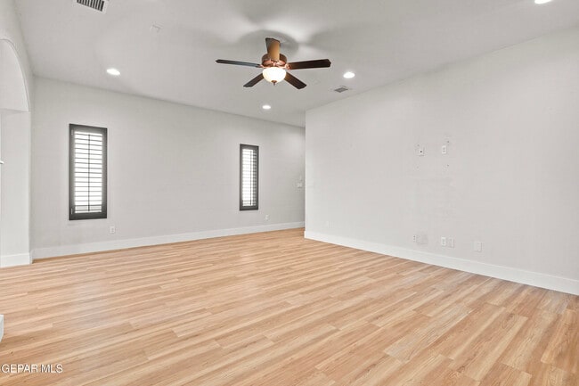 Building Photo - 13538 Lawkland St