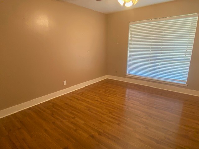 Building Photo - 2913 Moores Ln