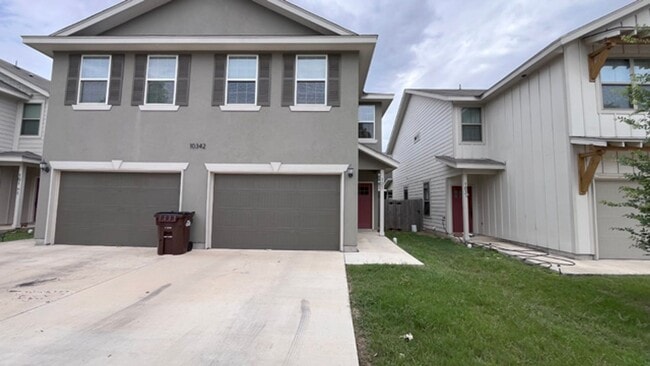 Primary Photo - Gorgeous 3-Bed Townhome with Private Yard ...