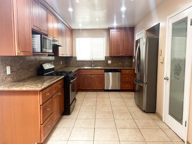 Building Photo - Desirable Home in the Mission San Jose Are...