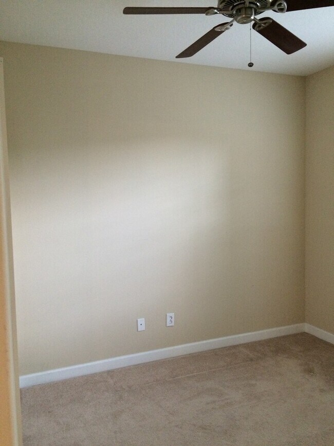 Building Photo - Beautiful 4/5 Bedroom Home in Wyndham Lakes
