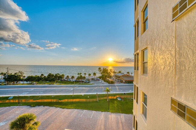 Building Photo - 5900 Bonita Beach Rd SW