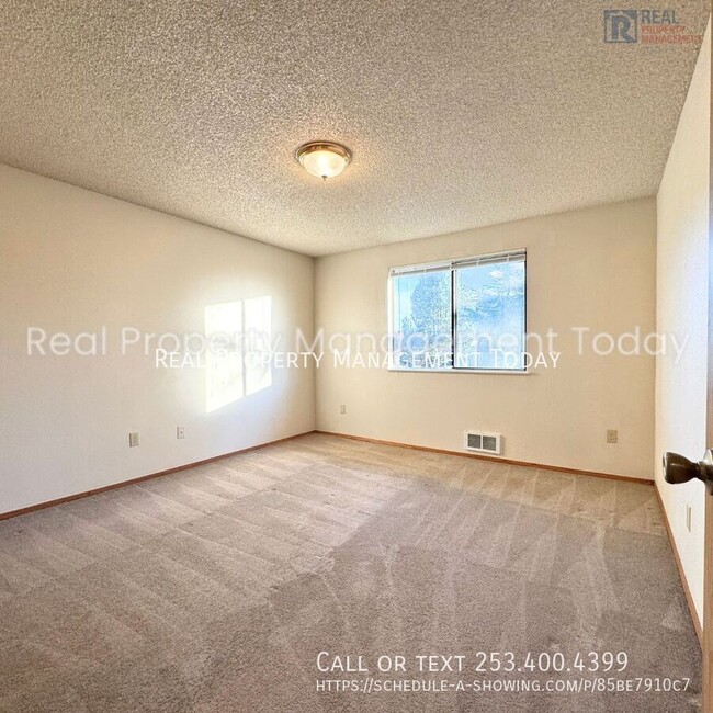 Building Photo - Great 2 Bedroom In Puyallup!