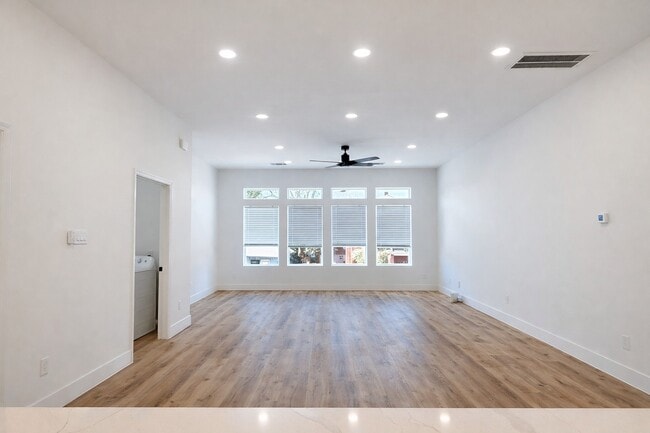 Building Photo - 4509 La Branch St