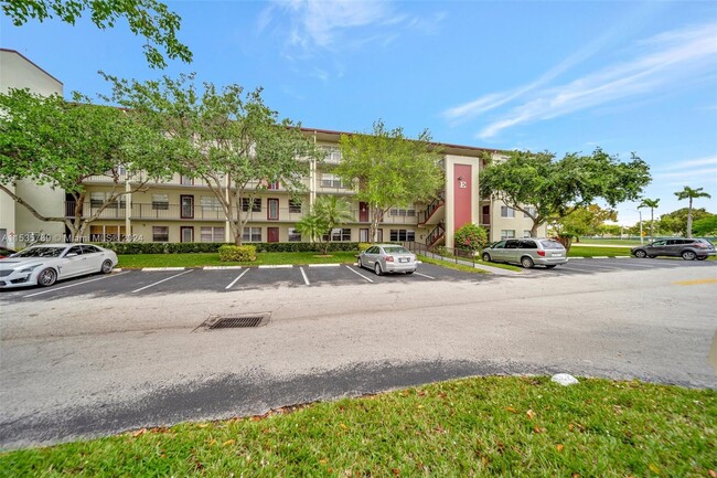 Building Photo - 13155 SW 7th Ct