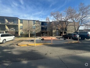 Building Photo - Nice 2 bedroom Condo in Aurora