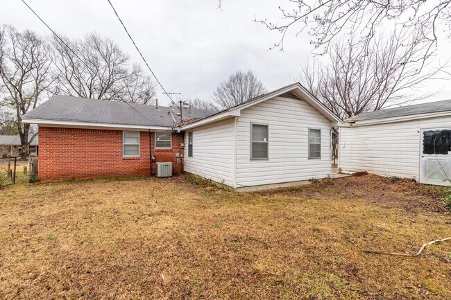 Building Photo - 5121 Ginger Cir