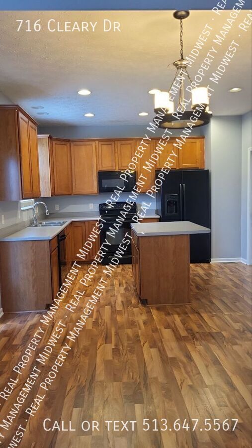 Building Photo - 716 Cleary Dr