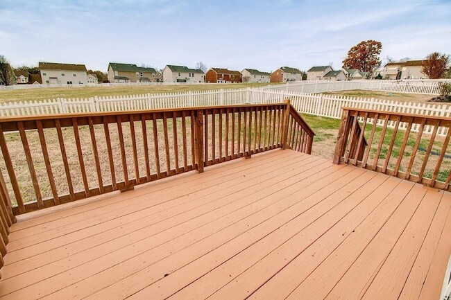 Building Photo - 183 Vintage Cir