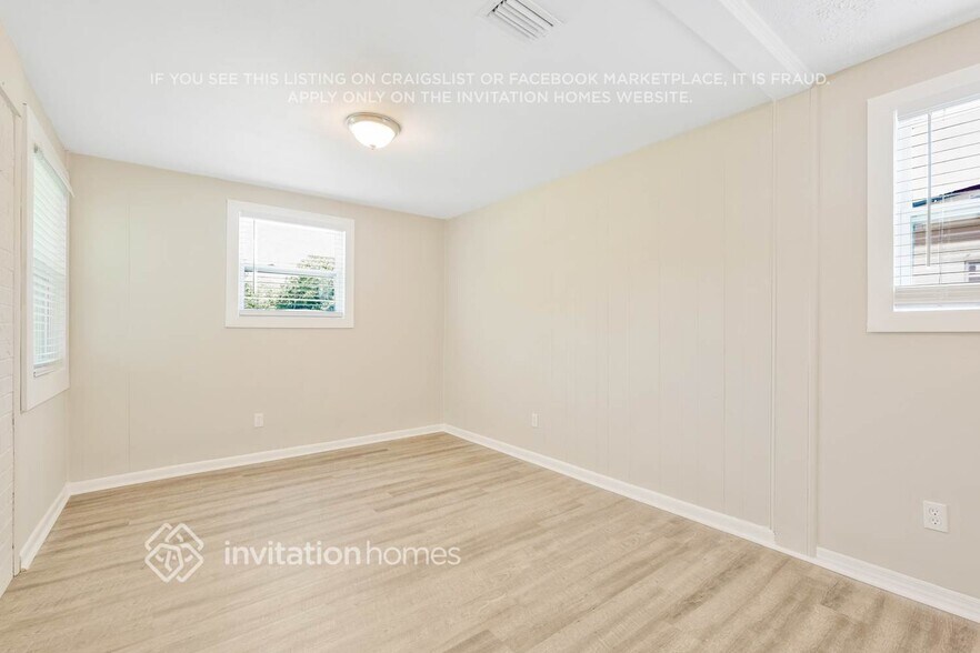Building Photo - 4238 Sabine Dr
