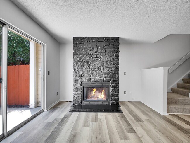 Building Photo - $2,395.00 2 bed, 2.5 bath townhome located...