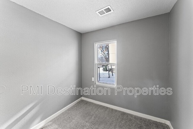 Building Photo - 918 S Appleton Ave