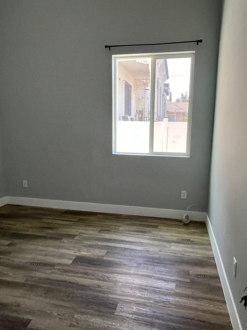 Building Photo - 608 E 29th St