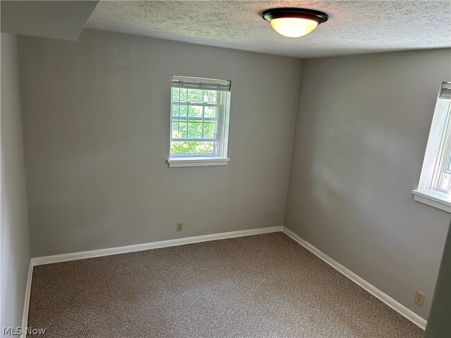 Building Photo - 7730 Ravenna Rd