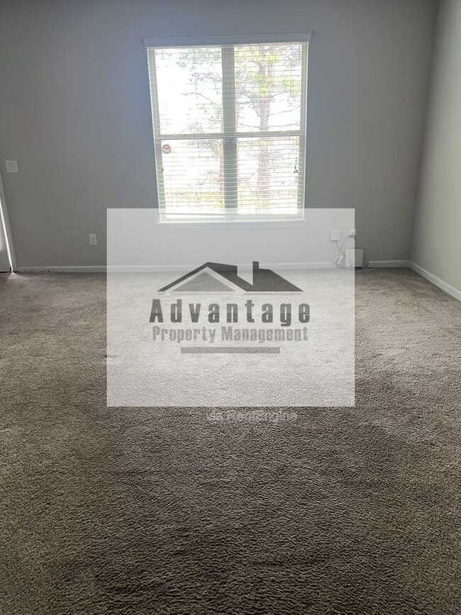 Building Photo - 250 Magnaview Dr