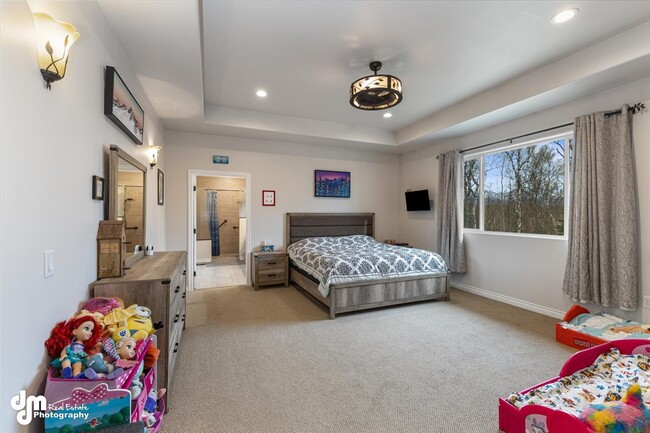 Building Photo - 4051 E Birch View Dr