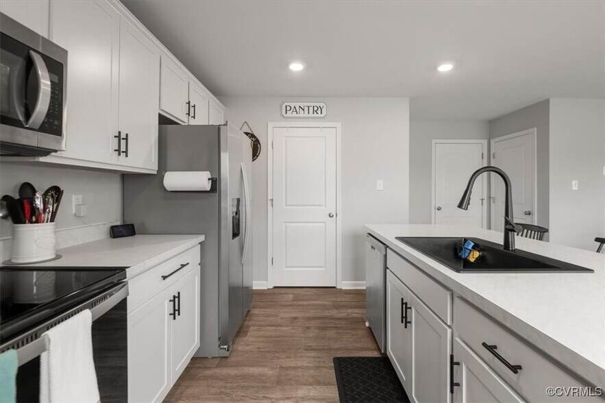 Building Photo - 7809 Faisan Ln