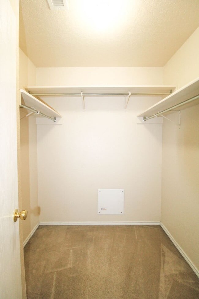 Building Photo - 16130 Branching Oaks