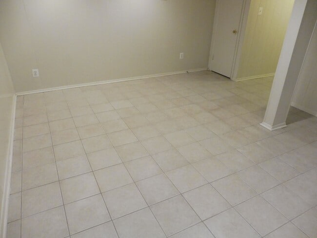 Building Photo - Beautiful 3BR Townhouse in Rockville/Derwood for early June Move-In!