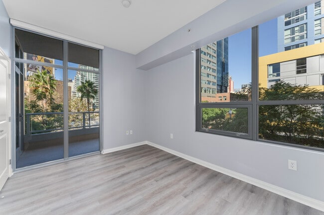 Building Photo - 253 Tenth Ave