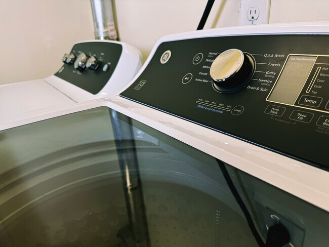 Building Photo - 4 Union Pl