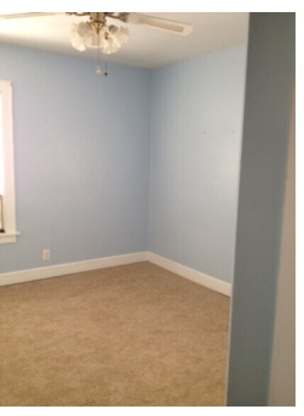 Building Photo - 8333 Gridley Ave