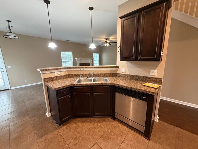 Building Photo - FOR RENT