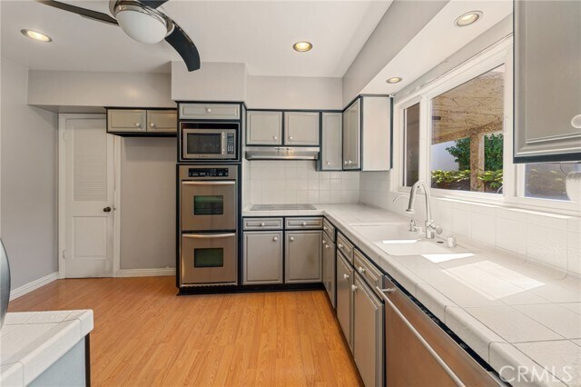 Building Photo - 233 S Swall Dr